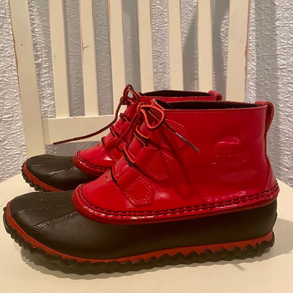 Sorel Out n About Rain Boot Patent Red Black - Picture 5 of 10